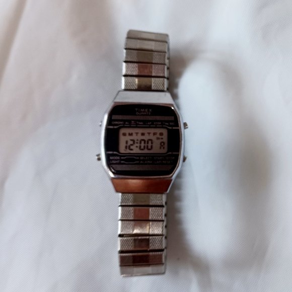 Vintage Timex K-Cell Digital Watch Men Silver Tone Alarm Timer New Battery - Picture 5 of 6